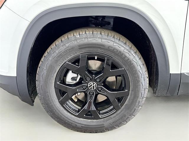 new 2025 Volkswagen Atlas car, priced at $47,076