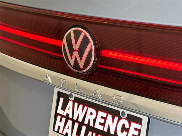 new 2025 Volkswagen Atlas car, priced at $48,336