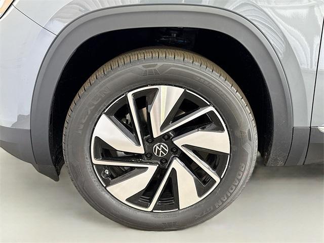 new 2025 Volkswagen Atlas car, priced at $48,336
