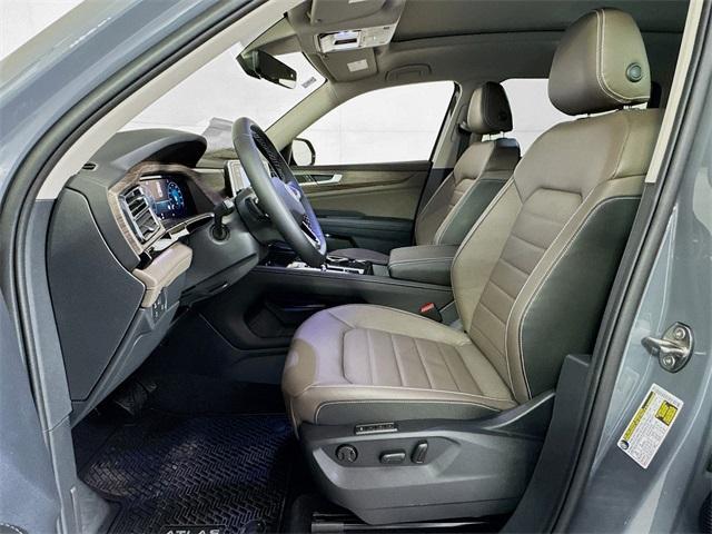 new 2025 Volkswagen Atlas car, priced at $48,336