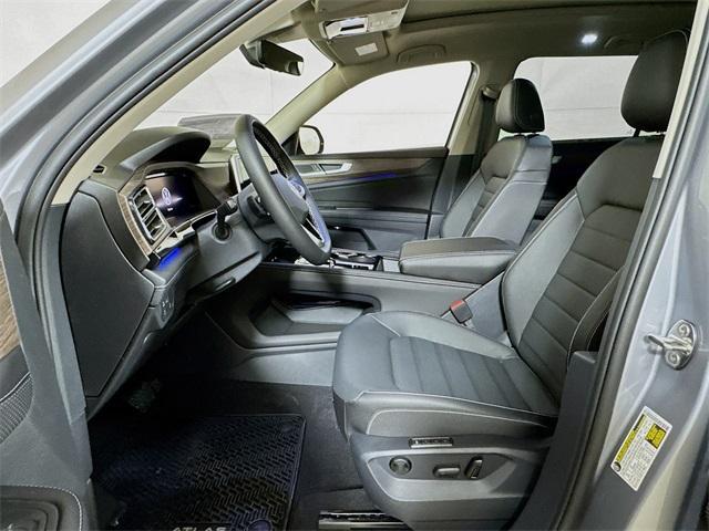 new 2025 Volkswagen Atlas car, priced at $47,801