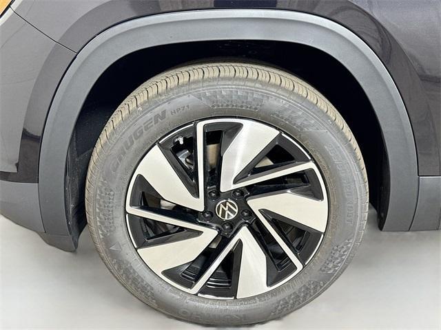 new 2026 Volkswagen Atlas car, priced at $52,302