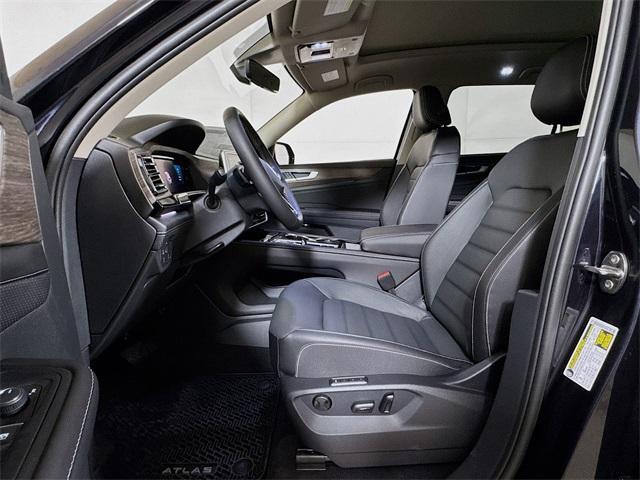 new 2026 Volkswagen Atlas car, priced at $52,302