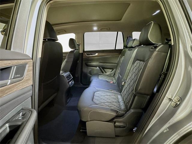 new 2025 Volkswagen Atlas car, priced at $51,738