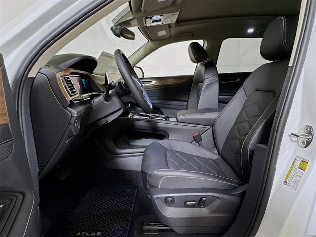 new 2026 Volkswagen Atlas car, priced at $48,662