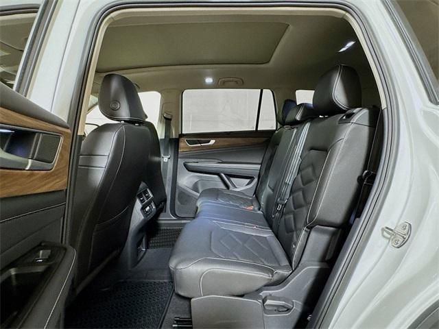 new 2026 Volkswagen Atlas car, priced at $48,662