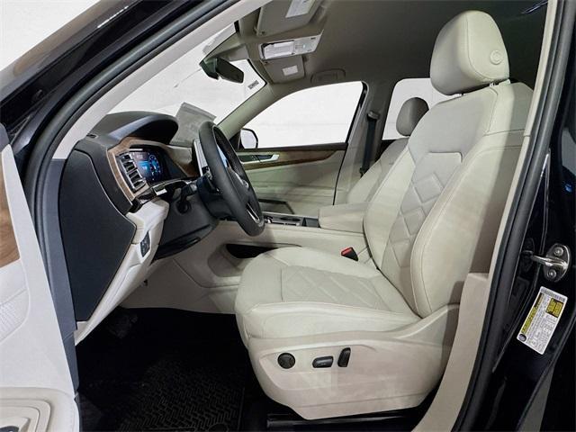 new 2025 Volkswagen Atlas car, priced at $34,500