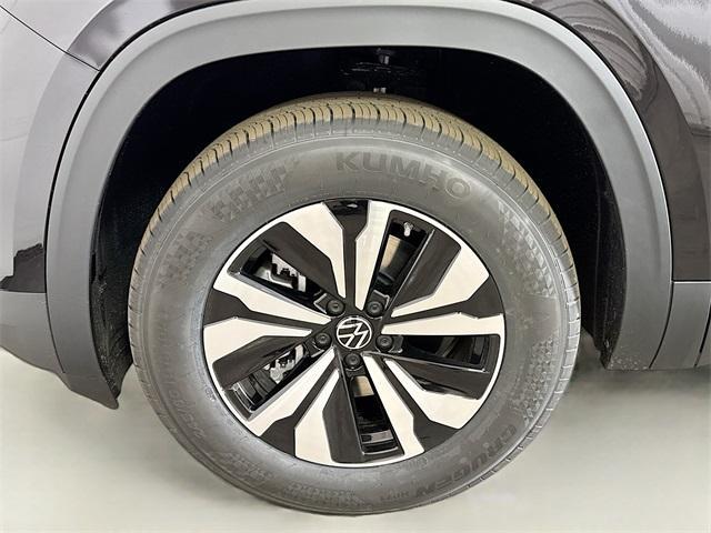 new 2025 Volkswagen Atlas car, priced at $34,500