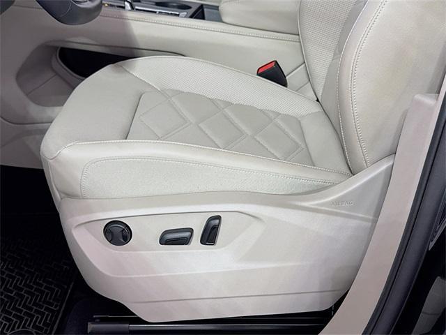 new 2025 Volkswagen Atlas car, priced at $34,500