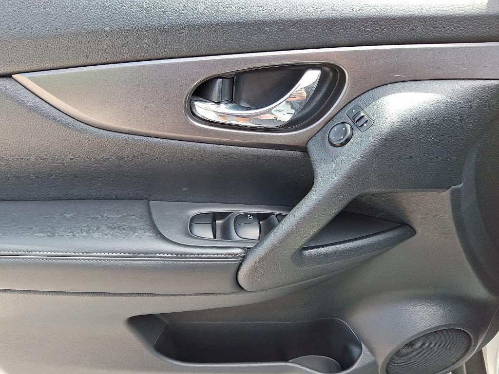 used 2016 Nissan Rogue car, priced at $10,249