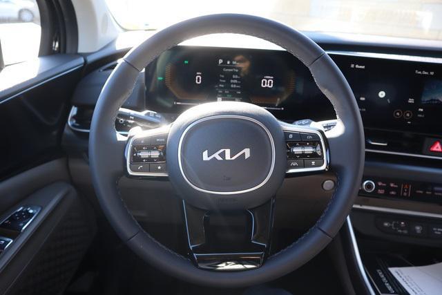 new 2025 Kia Carnival Hybrid car, priced at $41,707