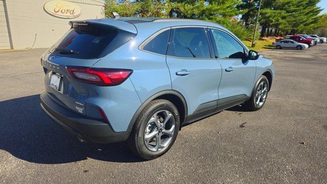 new 2025 Ford Escape car, priced at $33,135