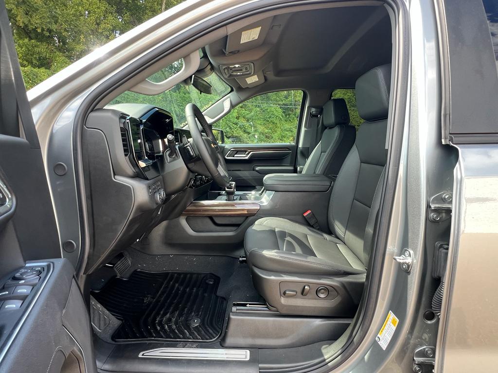 new 2025 Chevrolet Silverado 1500 car, priced at $62,995