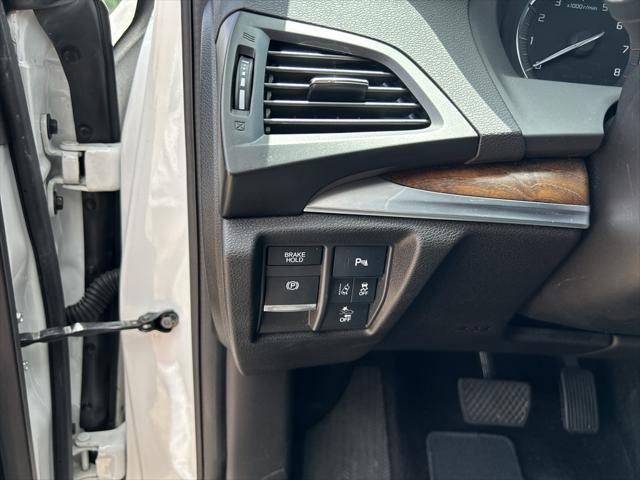 used 2020 Acura MDX car, priced at $28,995
