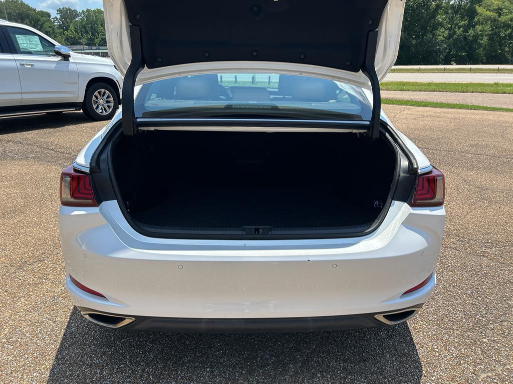 used 2019 Lexus ES 350 car, priced at $33,000