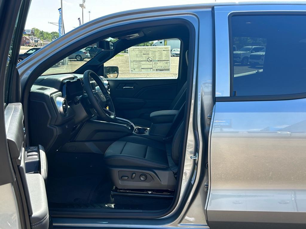new 2025 Chevrolet Colorado car, priced at $41,800