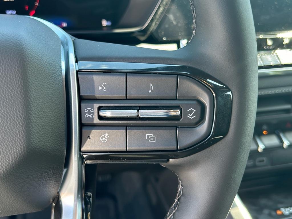 new 2025 Chevrolet Colorado car, priced at $41,800