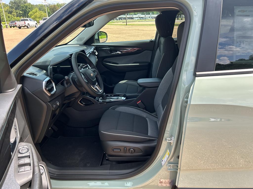 new 2026 Chevrolet TrailBlazer car, priced at $29,205