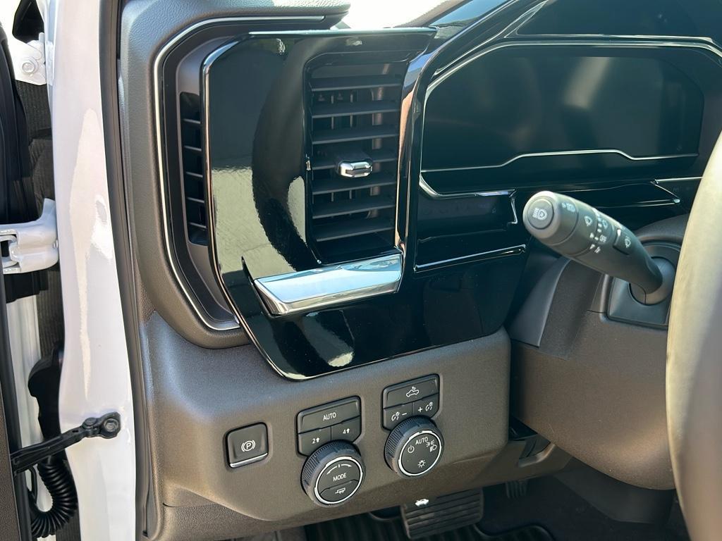 new 2025 Chevrolet Silverado 1500 car, priced at $52,500
