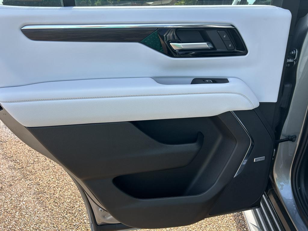 new 2025 Chevrolet Tahoe car, priced at $76,290