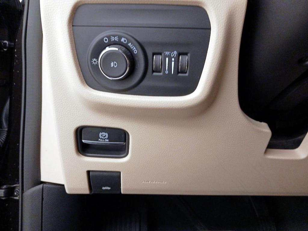 used 2023 Jeep Grand Cherokee car, priced at $29,998