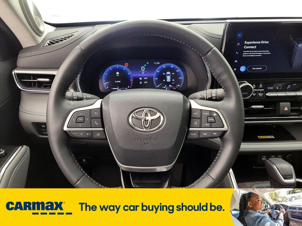 used 2023 Toyota Highlander car, priced at $45,998