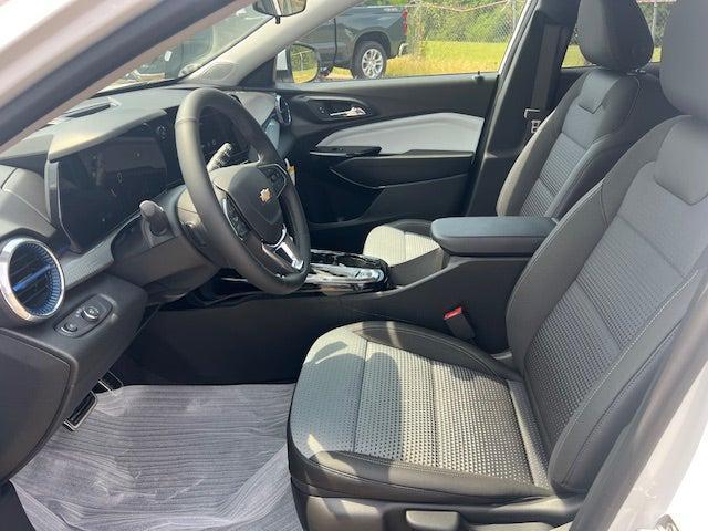 new 2025 Chevrolet Trax car, priced at $26,500
