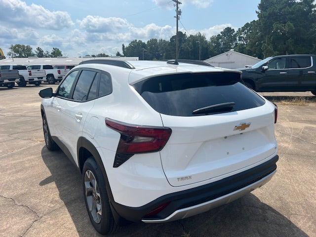 new 2025 Chevrolet Trax car, priced at $26,500