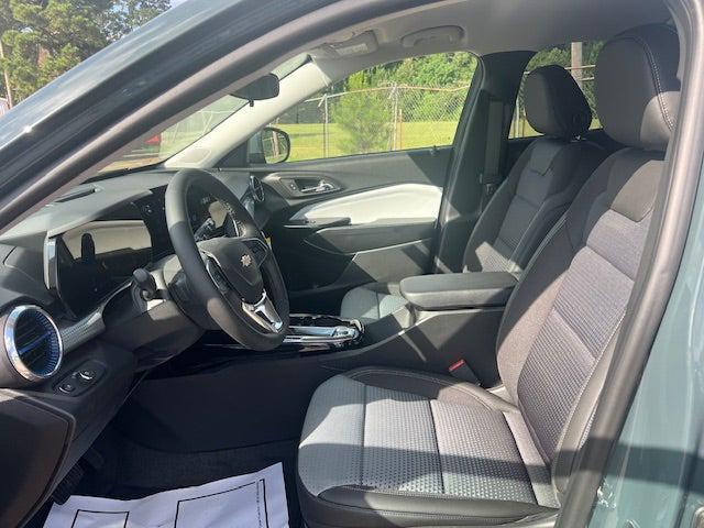 new 2025 Chevrolet Trax car, priced at $25,485