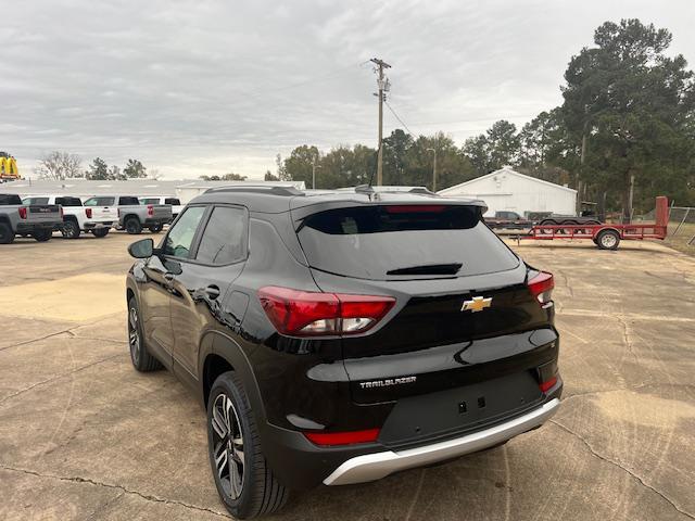 new 2025 Chevrolet TrailBlazer car, priced at $28,575