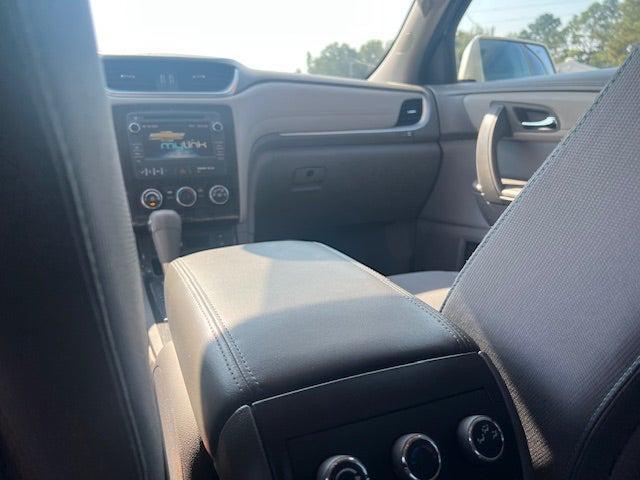 used 2015 Chevrolet Traverse car, priced at $7,995