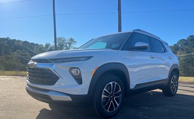 new 2025 Chevrolet TrailBlazer car, priced at $28,970