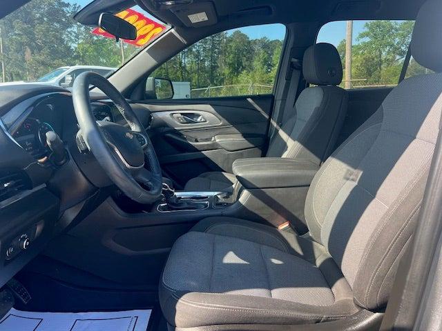 used 2023 Chevrolet Traverse car, priced at $29,995