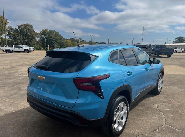 new 2025 Chevrolet Trax car, priced at $22,925