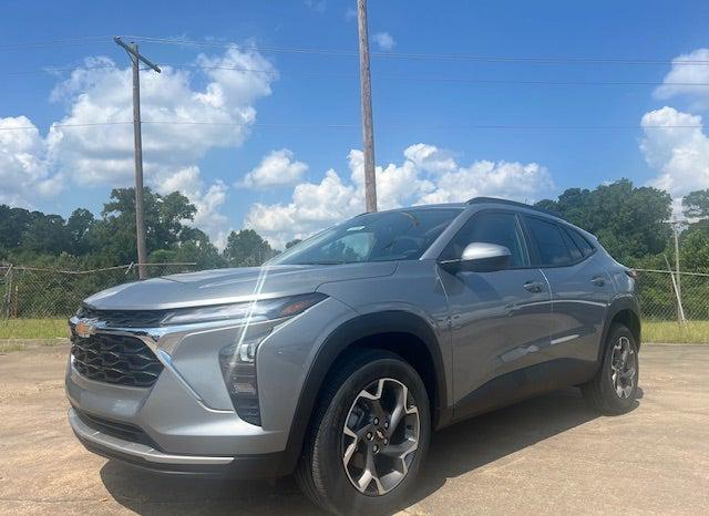 new 2025 Chevrolet Trax car, priced at $25,750