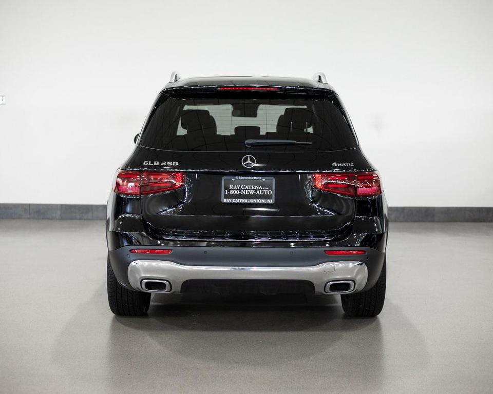 used 2024 Mercedes-Benz GLB 250 car, priced at $41,890
