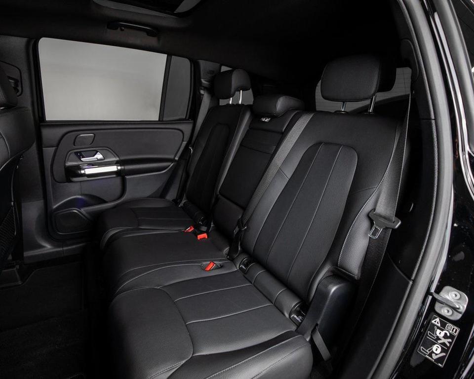 used 2024 Mercedes-Benz GLB 250 car, priced at $41,890