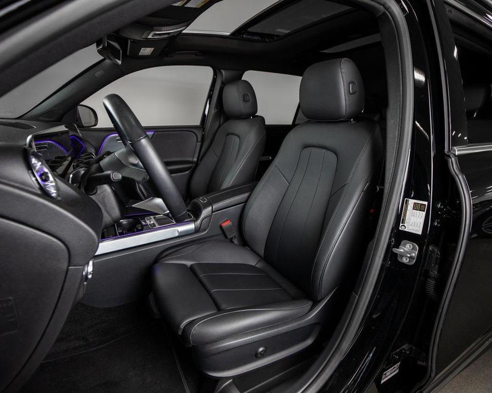 used 2024 Mercedes-Benz GLB 250 car, priced at $41,890