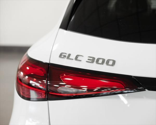 new 2025 Mercedes-Benz GLC 300 car, priced at $59,625