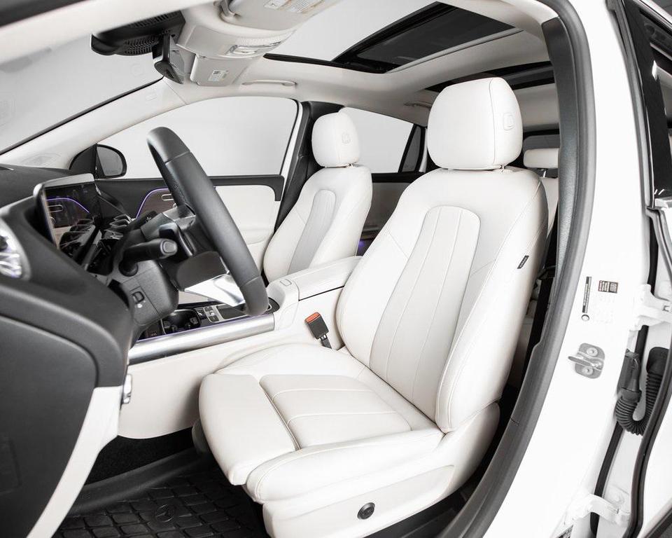 used 2025 Mercedes-Benz GLA 250 car, priced at $40,995