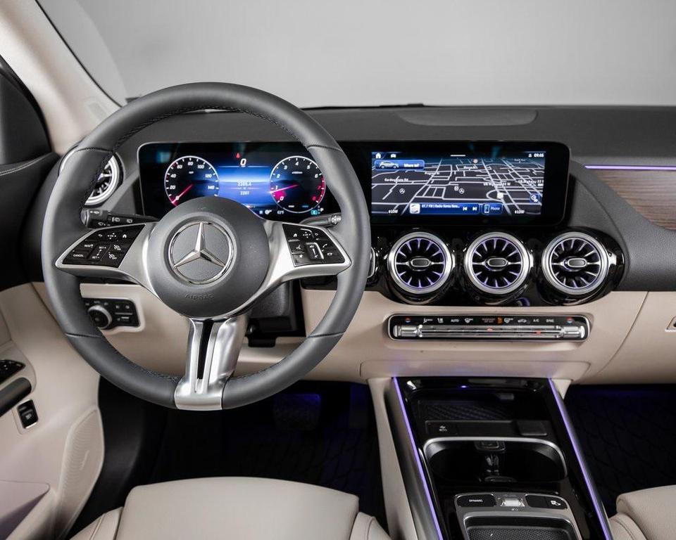 used 2025 Mercedes-Benz GLA 250 car, priced at $40,995