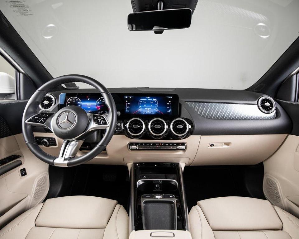 used 2025 Mercedes-Benz GLA 250 car, priced at $41,750