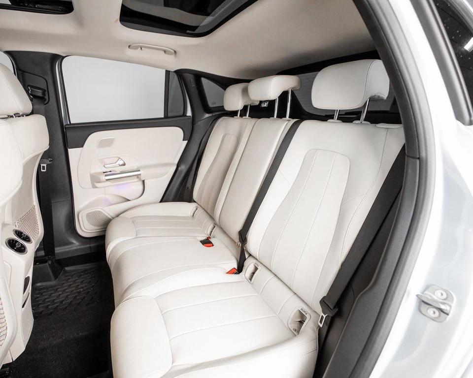 used 2025 Mercedes-Benz GLA 250 car, priced at $47,995