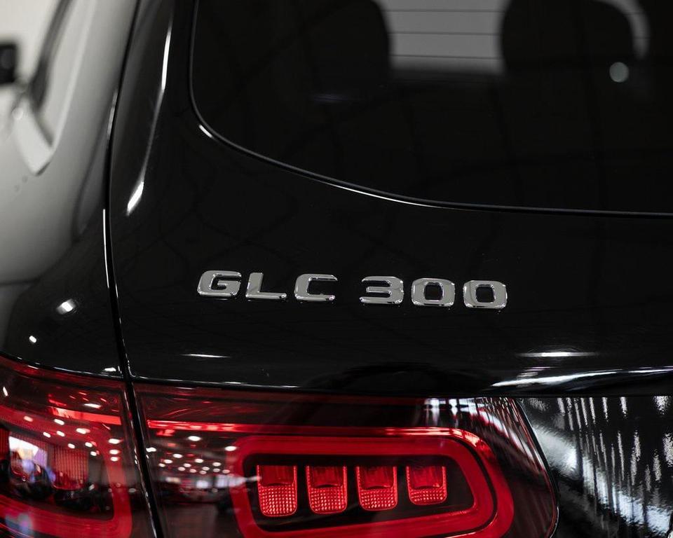 used 2022 Mercedes-Benz GLC 300 car, priced at $32,490