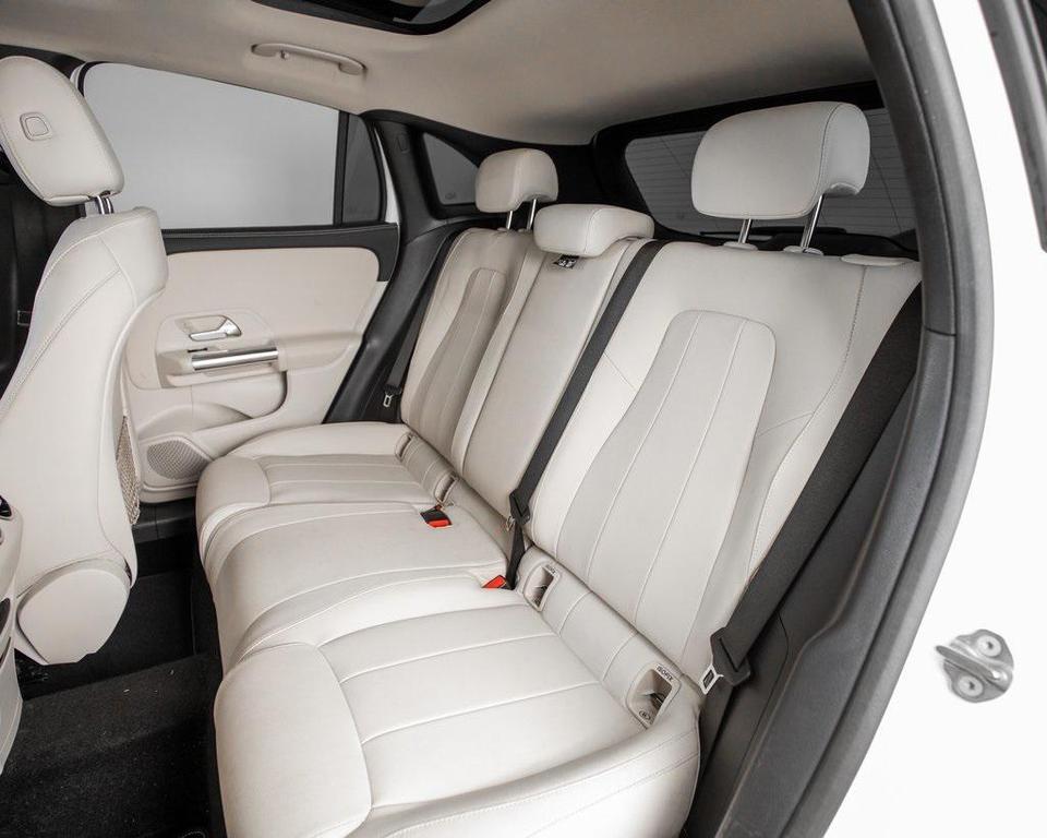 used 2022 Mercedes-Benz GLA 250 car, priced at $30,890