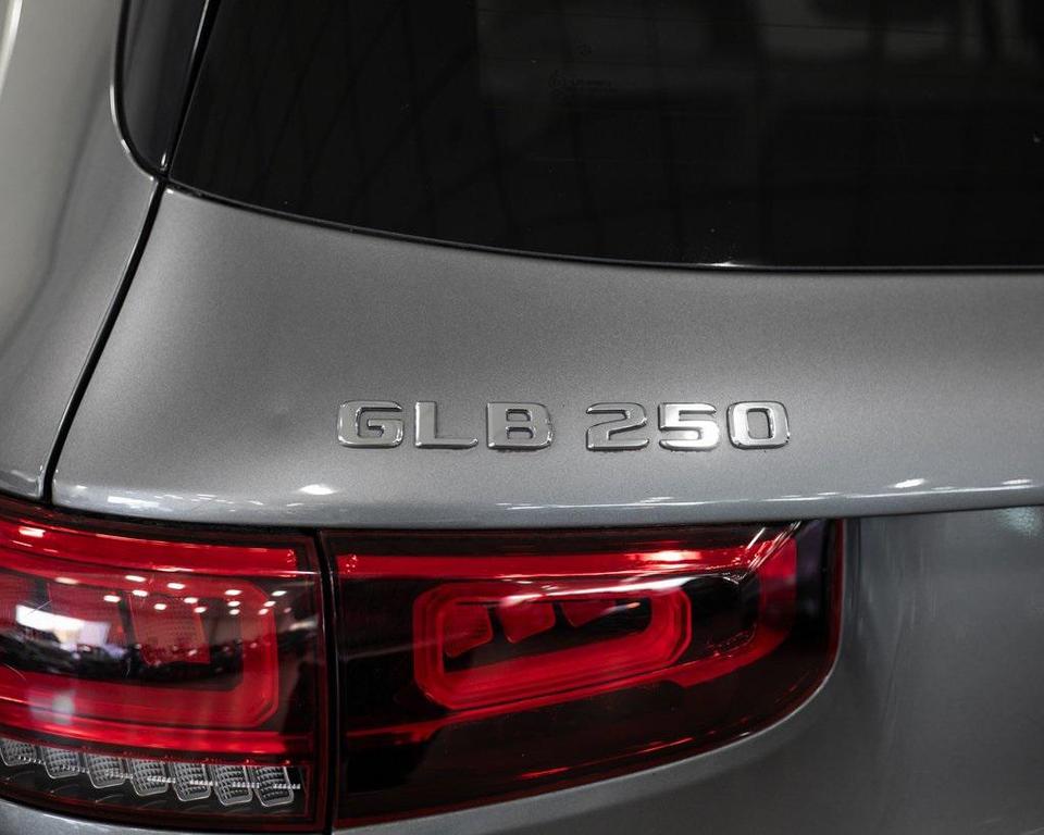 used 2022 Mercedes-Benz GLB 250 car, priced at $31,890