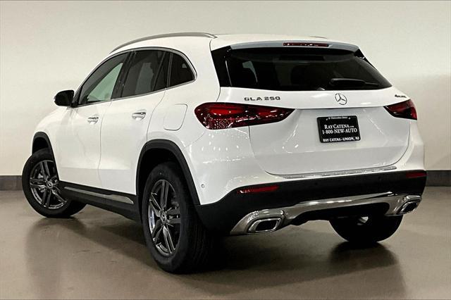 new 2024 Mercedes-Benz GLA 250 car, priced at $48,970