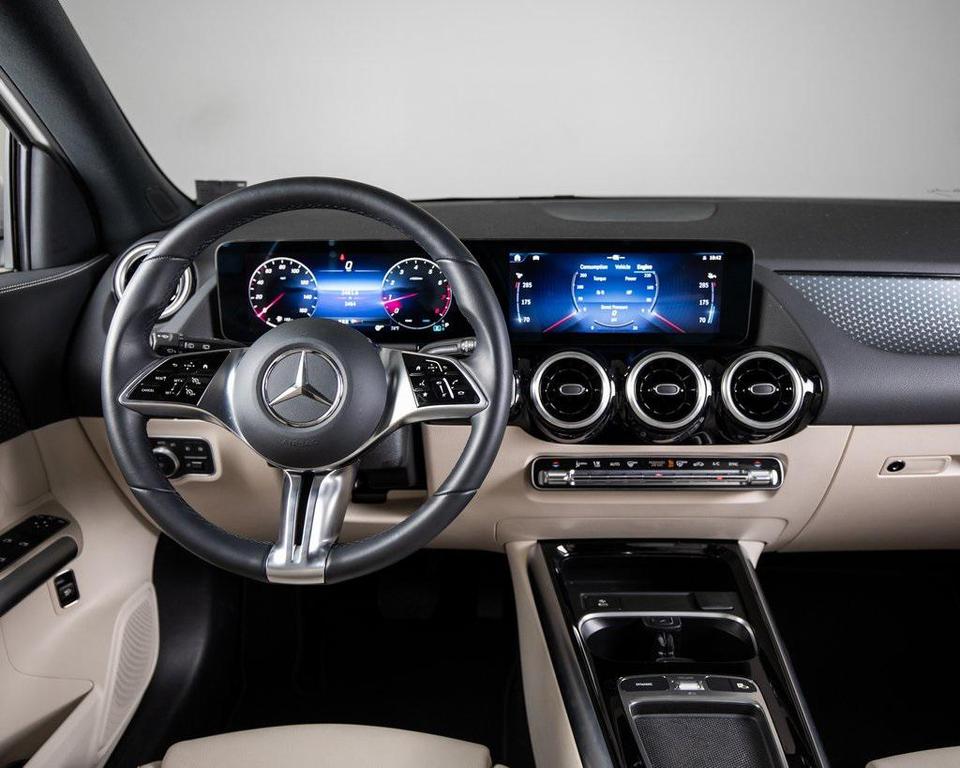 used 2025 Mercedes-Benz GLA 250 car, priced at $41,250