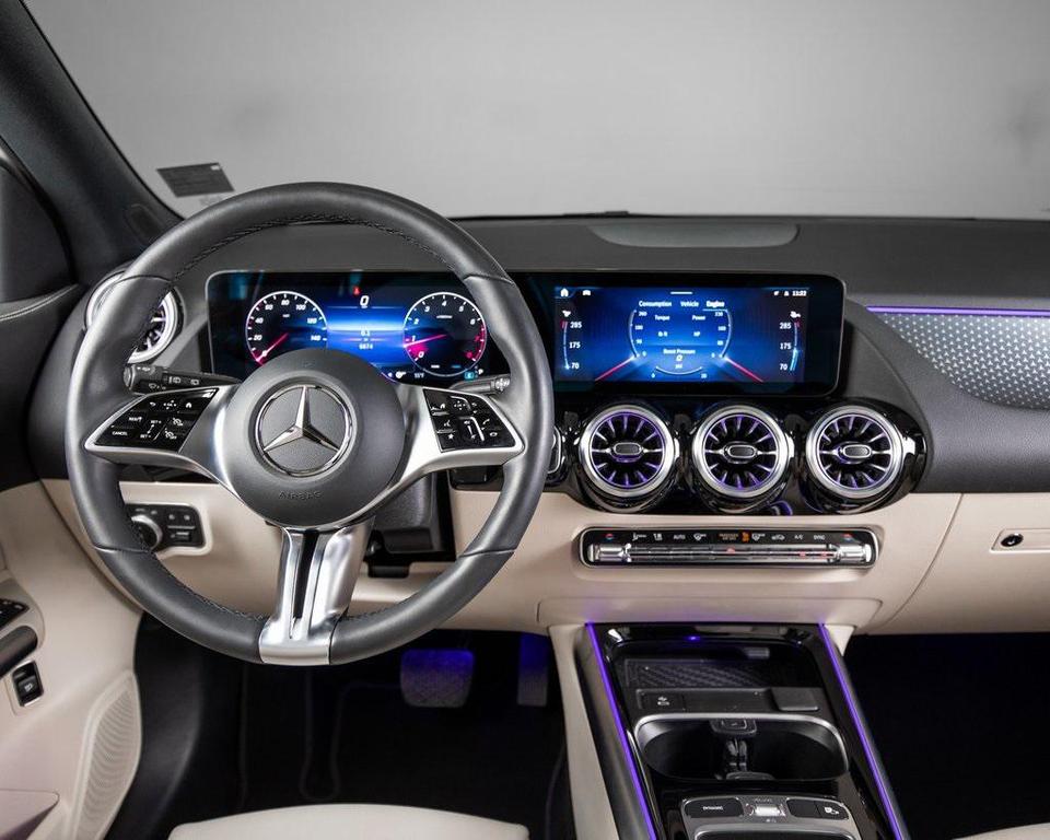 used 2025 Mercedes-Benz GLA 250 car, priced at $40,890