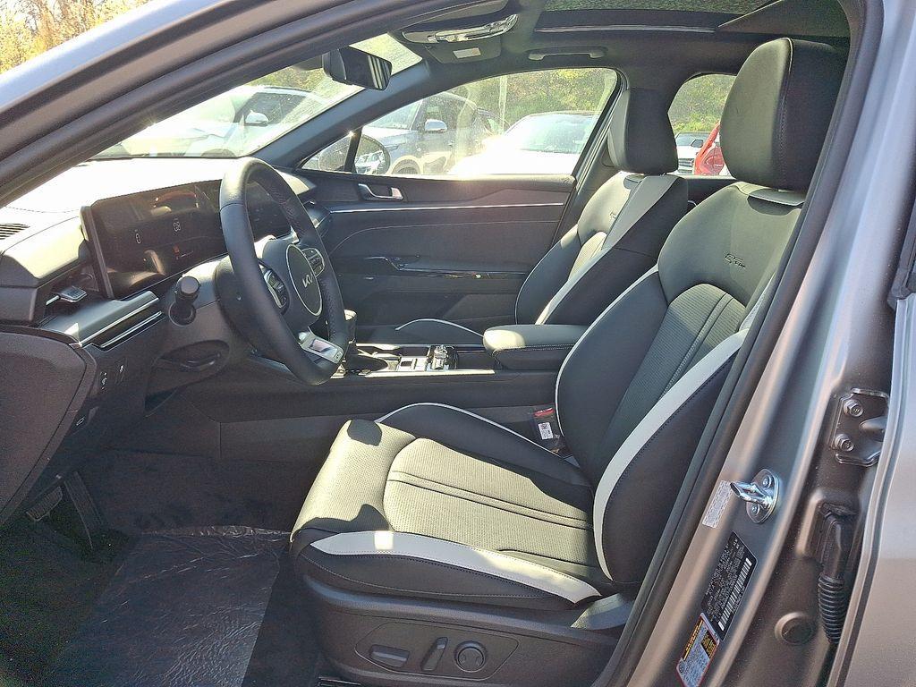 new 2025 Kia K5 car, priced at $31,870